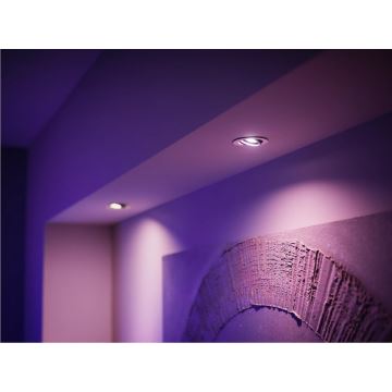 Базовий набір Philips Hue WHITE AND COLOR AMBIANCE 3xGU10/4,2W/230V 2000-6500K + пристрій для підключення